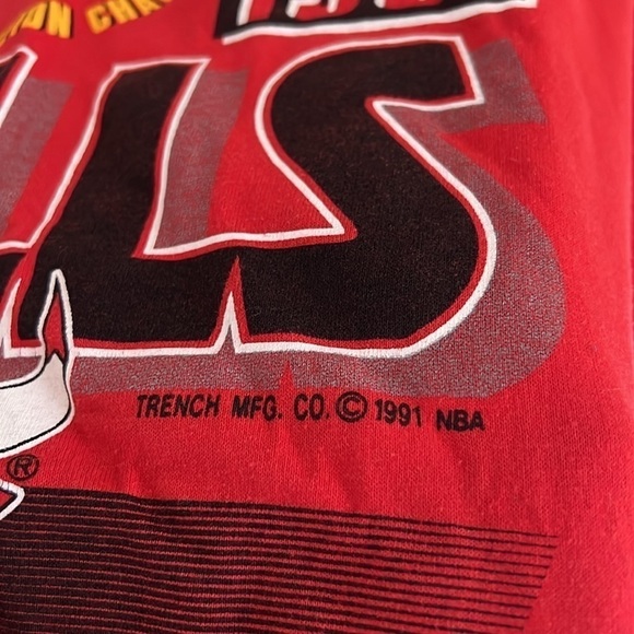 Vintage Chicago Bulls NBA ‘91 Division Champs Tee Shirt In Red - Size XL - Picture 10 of 13